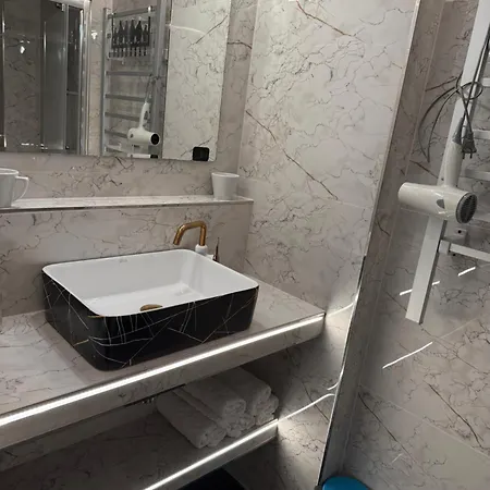 Galaxy * קרלובי וארי